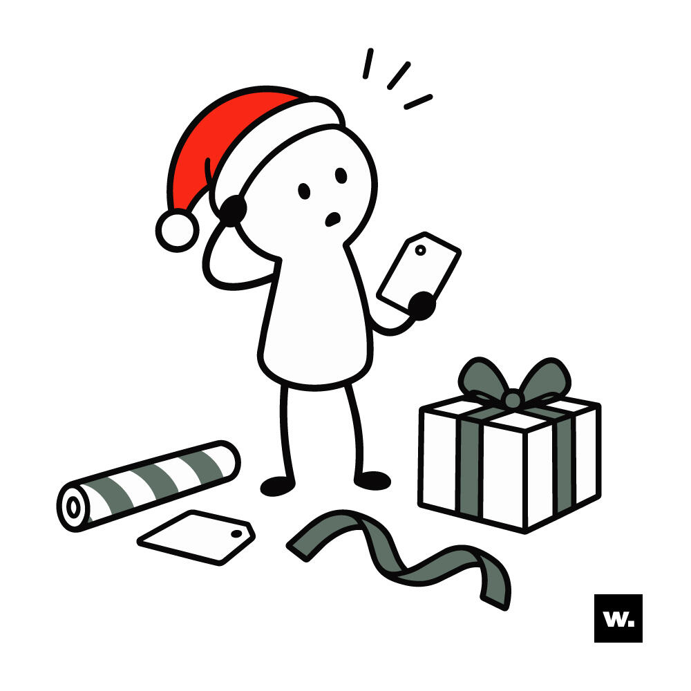 Minimalistische Illustration einer war nötig.-Figur mit Weihnachtsmütze, die zwischen Geschenken und Geschenkpapier steht, einen unbeschrifteten Geschenkanhänger in der Hand hält und dabei grübelnd schaut.